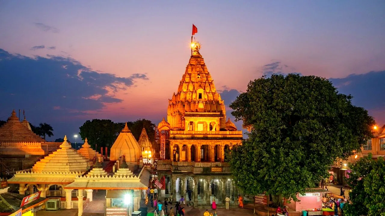 Mahakaleshwar Jyotirlinga Ujjain | महाकालेश्वर ज्योतिर्लिंग उज्जैन Mahakaleshwar Jyotirlinga Ujjain | महाकालेश्वर ज्योतिर्लिंग उज्जैन